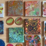 Acryl pouring (Foto: AWO Weisenau)