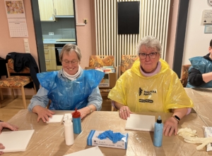 Acryl pouring (Foto: AWO Weisenau)