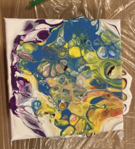 Acryl pouring (Foto: AWO Weisenau)